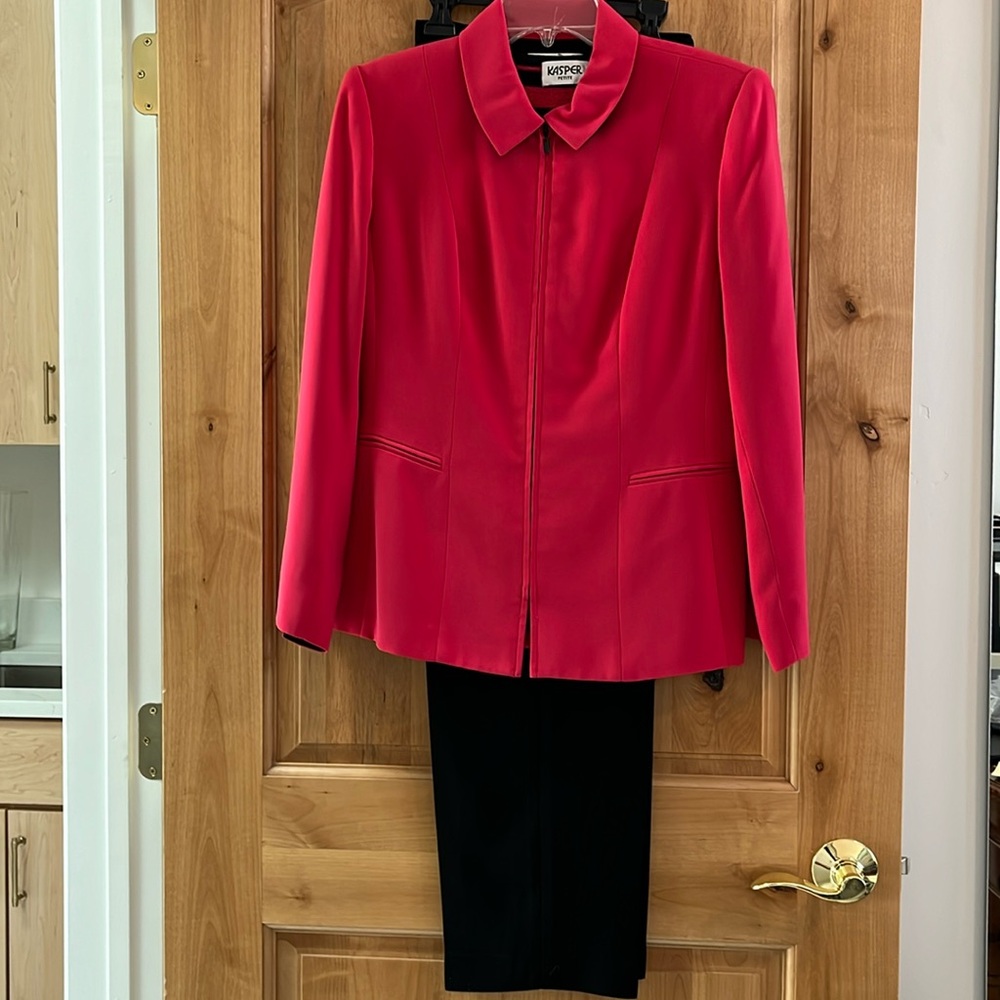 Kasper three piece pants suit